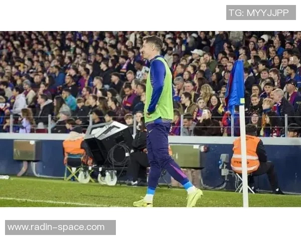 莱万在新赛季的表现如何能影响球队的冠军争夺战与个人荣誉之路